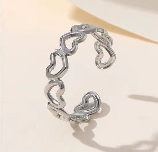 Clash of Hearts Ring