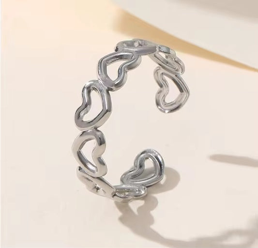 Clash of Hearts Ring